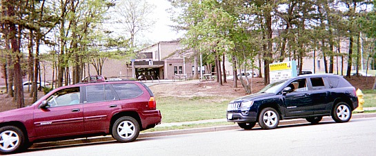 Picture of an elementary school with kids inside.